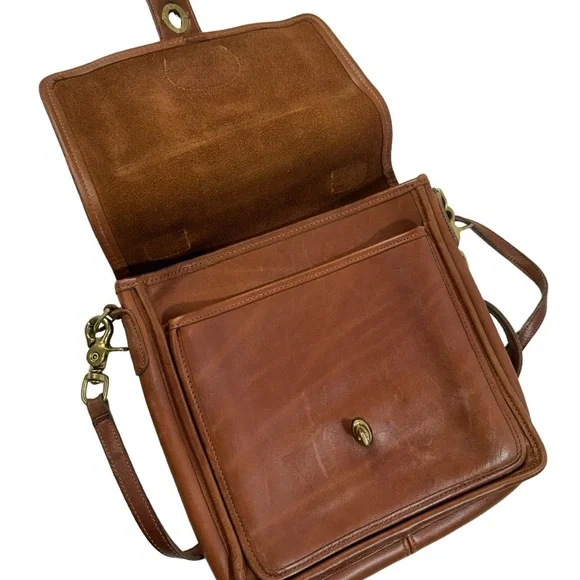 Vintage Coach British Tan Leather Station Crossbody Bag - Picture 12 of 16